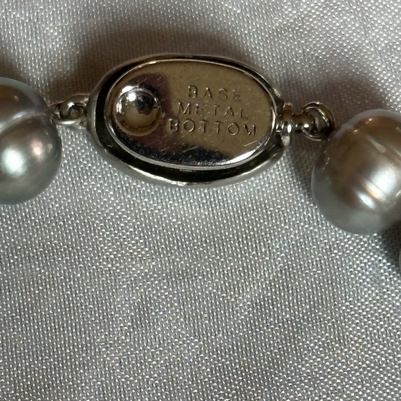 10mm Honora Cultured Pearl Necklace 16” Metallic colors - Picture 5 of 8